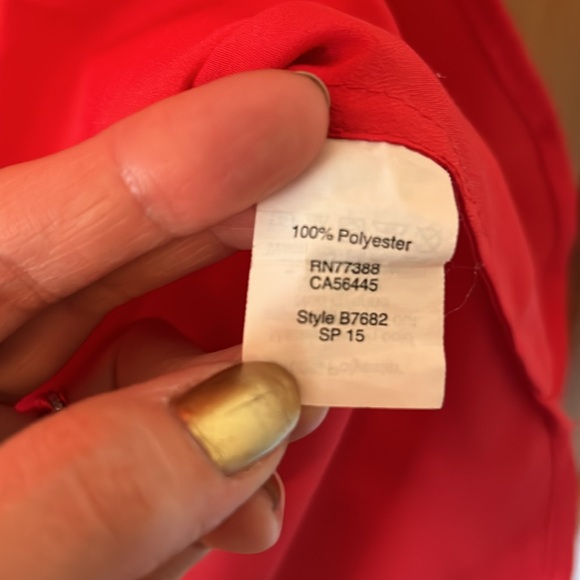 EUC sleeveless pink tank. Easy to dress up or down. - Picture 3 of 6